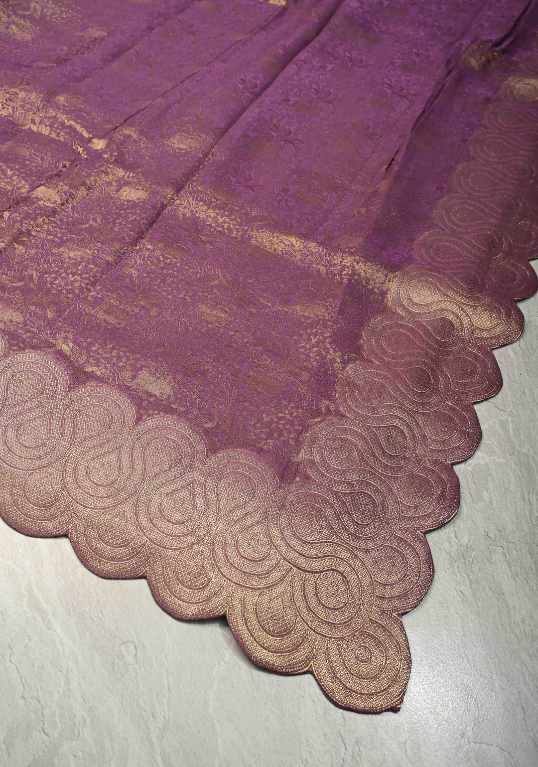 Deep Mauve Vegan Viscose Silk Saree with Vanasingaram Brocde and Scallop Border