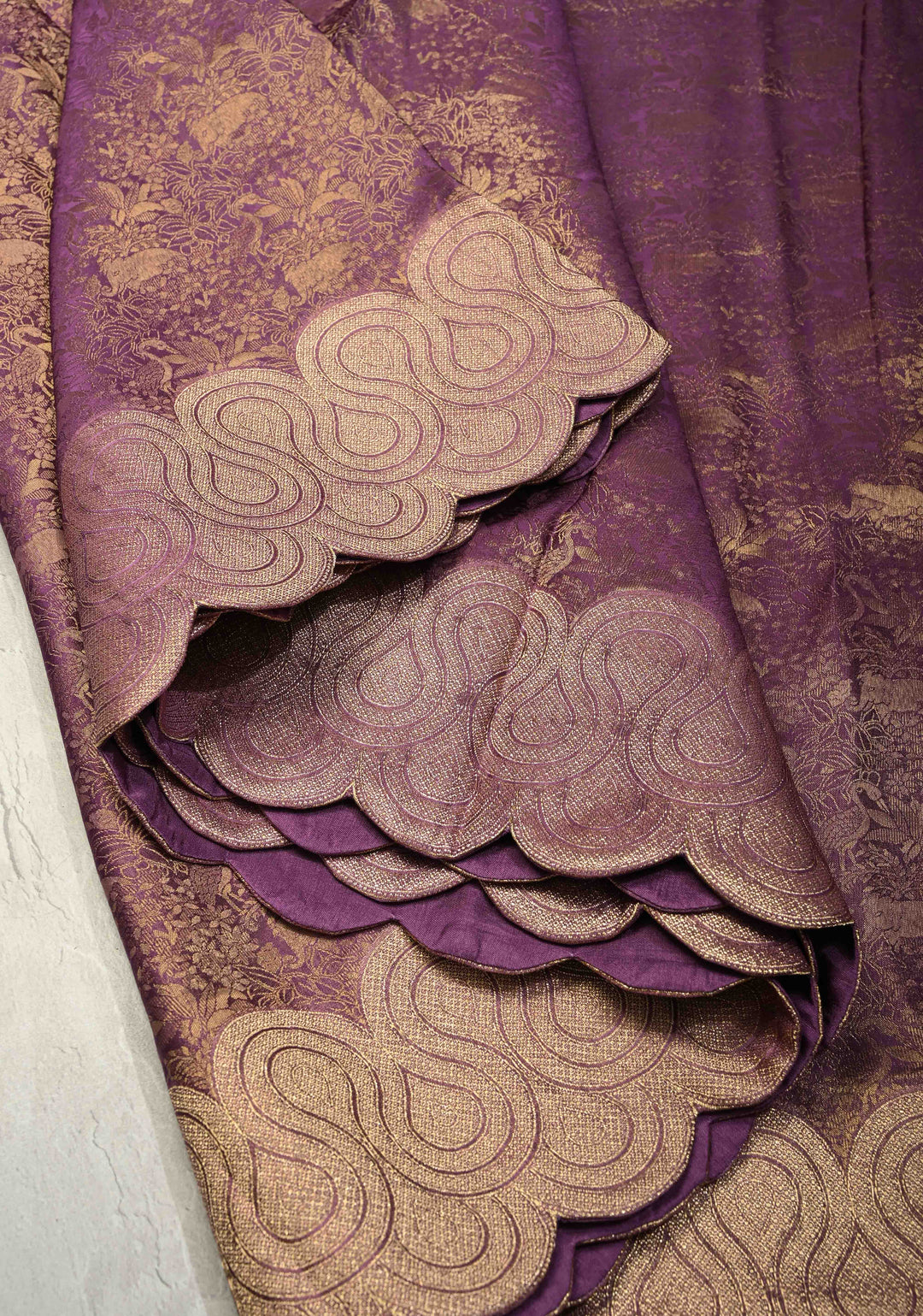 Deep Mauve Vegan Viscose Silk Saree with Vanasingaram Brocde and Scallop Border