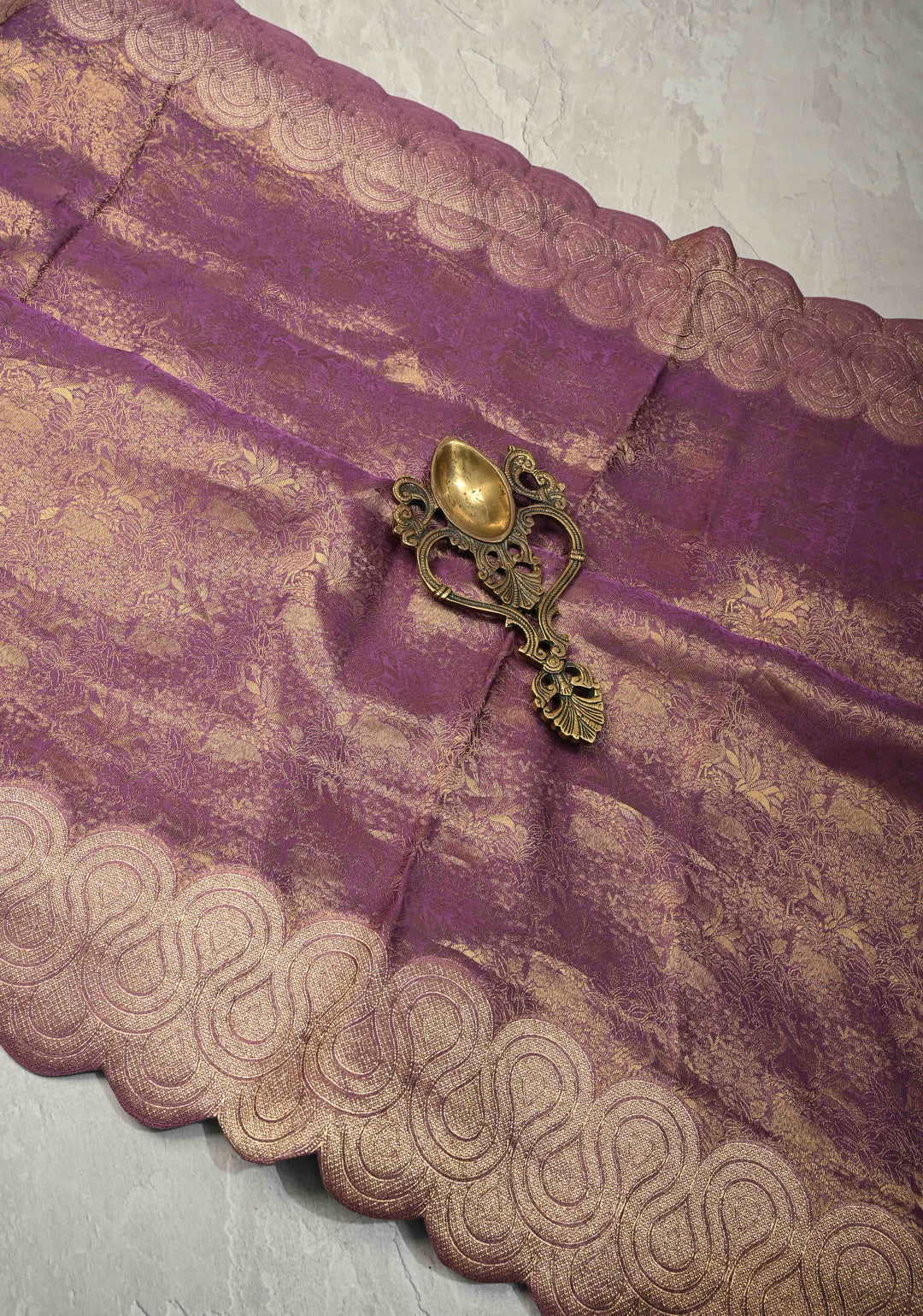 Deep Mauve Vegan Viscose Silk Saree with Vanasingaram Brocde and Scallop Border