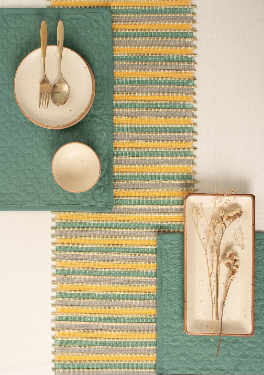 Hues woven grass boho table runner for 4 seater or 6 seater dining - Multicolor - Multicolor | SHOBITAM