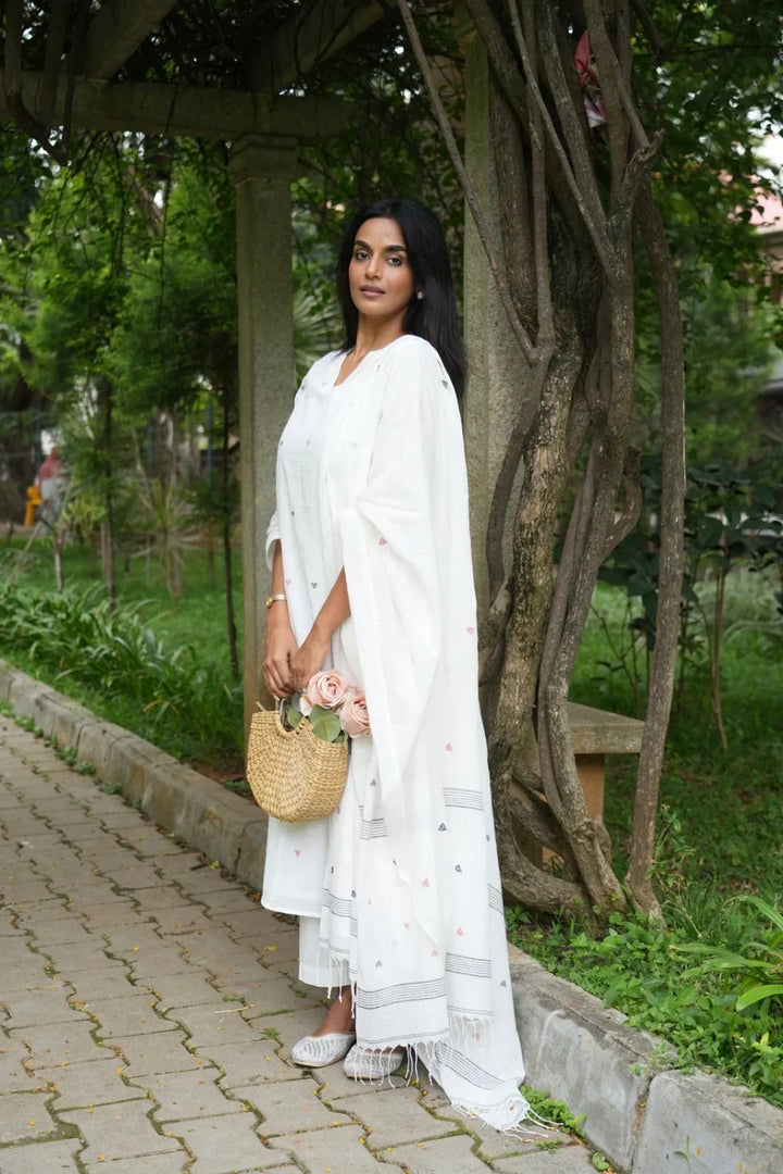 Handloom White Pure Cotton Heart Shape Jamdani Kurta Set With Dupatta | SHOBITAM
