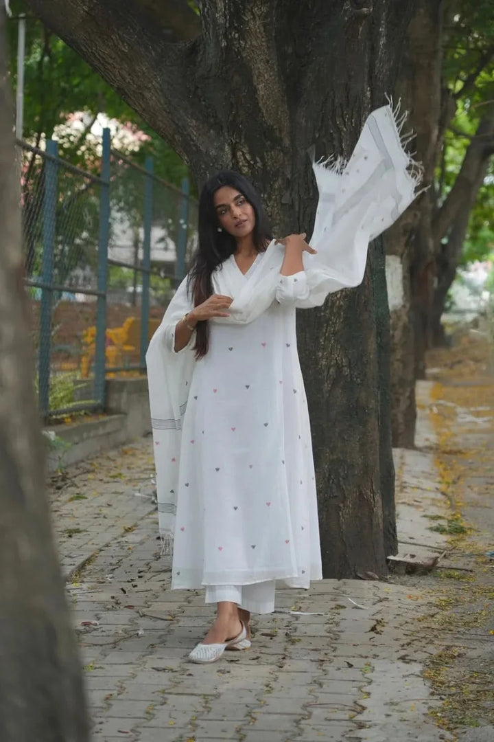 Handloom White Pure Cotton Heart Shape Jamdani Kurta Set With Dupatta | SHOBITAM