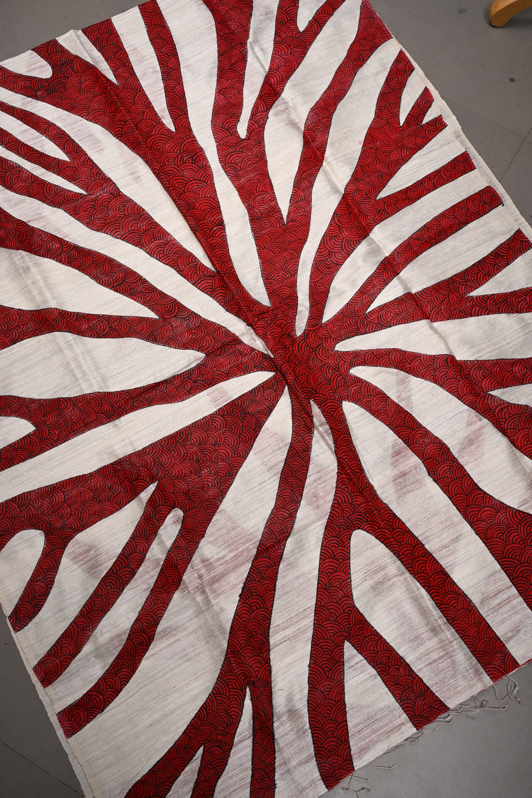Off White Geecha Tussar Silk Dupatta with Edible Makhana Plant Handpainting | SILK MARK CERTIFIED | SHOBITAM