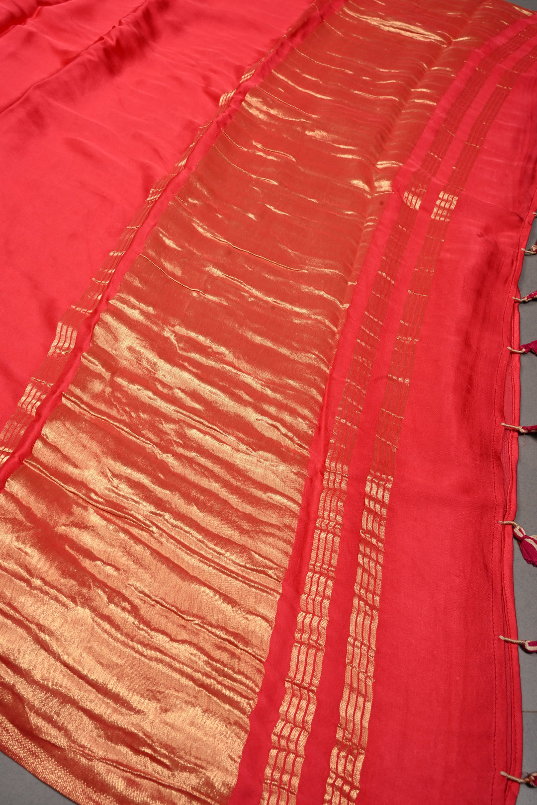 Bright Amaranth Borderless Modal Silk Saree with Lagda Patta Crushed Pallu | SHOBITAM