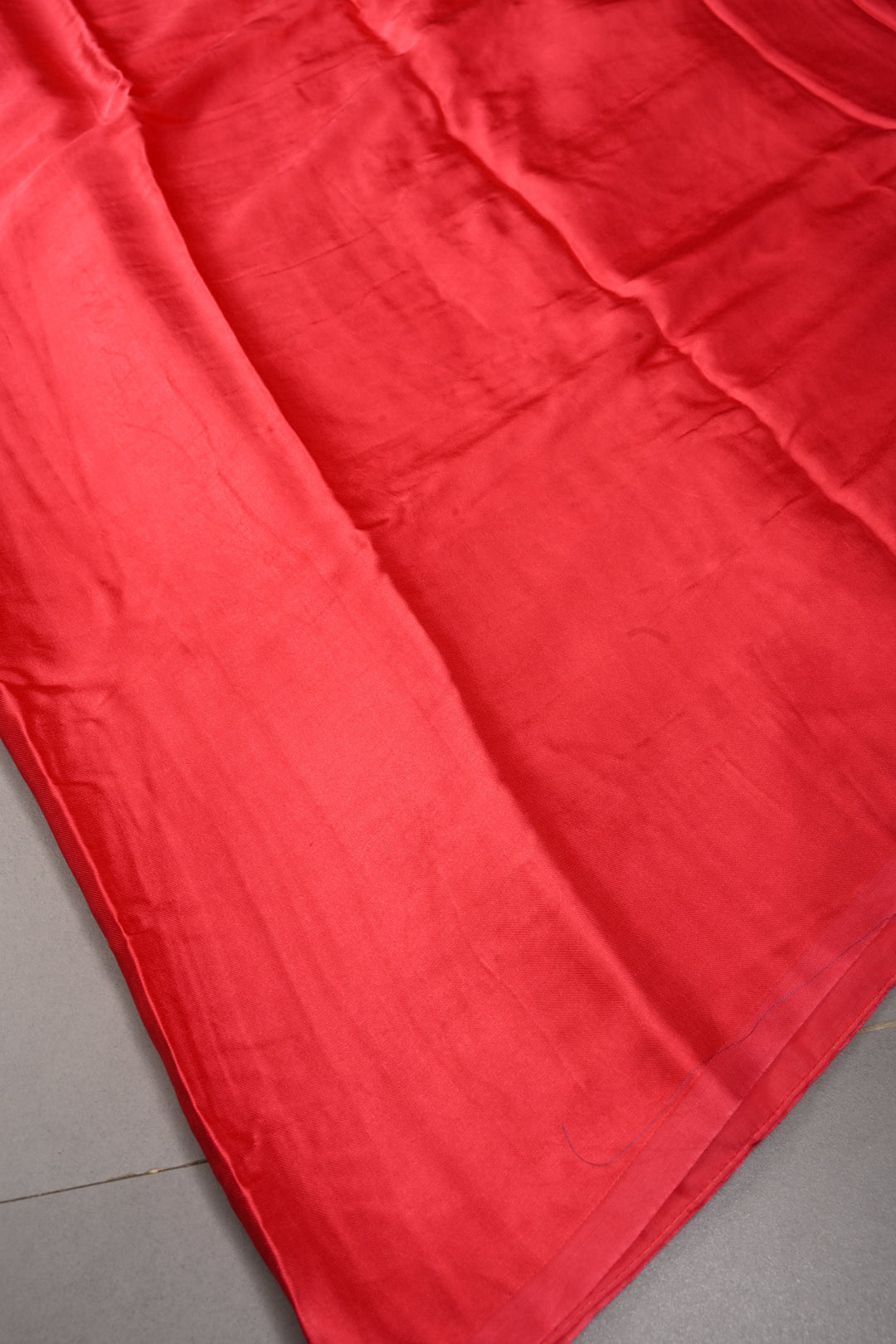 Bright Amaranth Borderless Modal Silk Saree with Lagda Patta Crushed Pallu | SHOBITAM