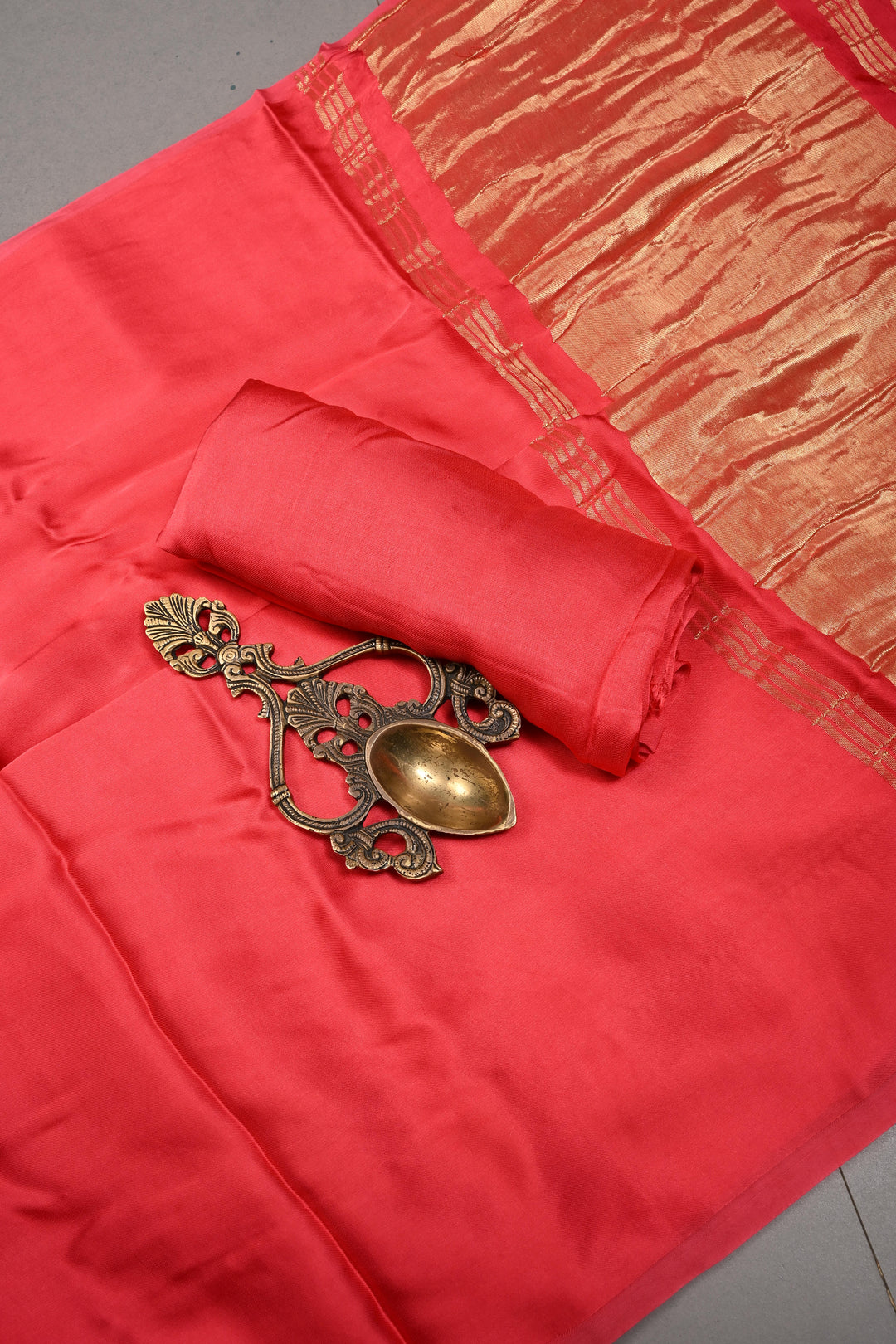 Bright Amaranth Borderless Modal Silk Saree with Lagda Patta Crushed Pallu | SHOBITAM