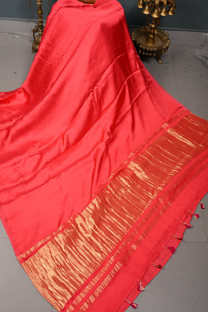 Bright Amaranth Borderless Modal Silk Saree with Lagda Patta Crushed Pallu | SHOBITAM