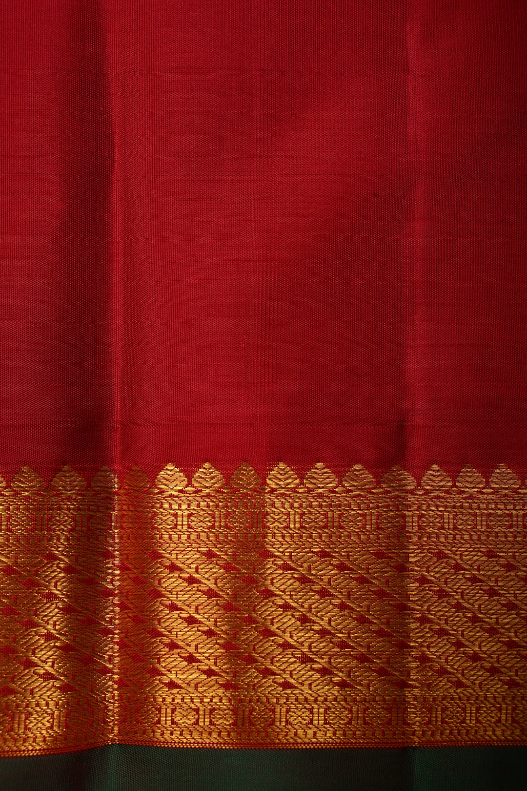 Off White Korvai Kanjivaram Pure Silk Saree with Contrast Zari Border | SILK MARK CERTIFIED | SHOBITAM