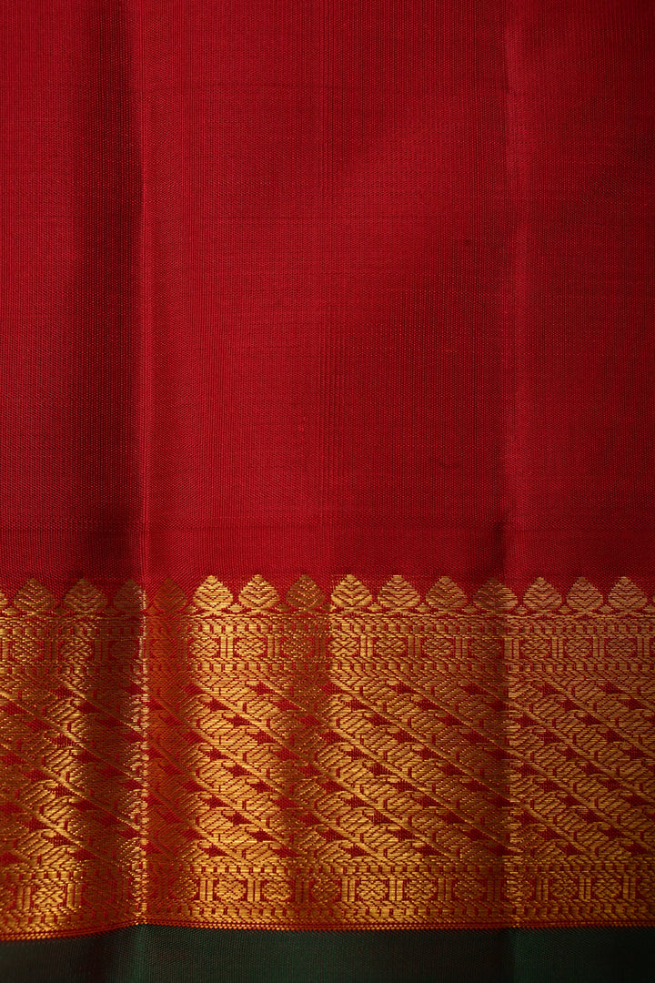 Off White Korvai Kanjivaram Pure Silk Saree with Contrast Zari Border | SILK MARK CERTIFIED | SHOBITAM
