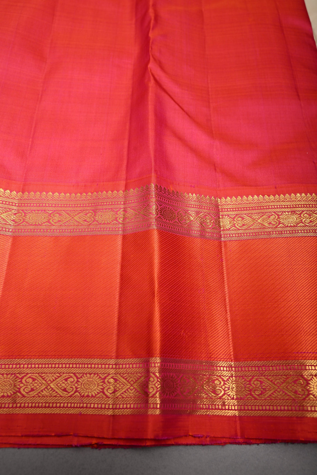 Off White Korvai Kanjivaram Pure Silk Saree with Thread Buttas and Contrast Zari Border | SILK MARK CERTIFIED | SHOBITAM