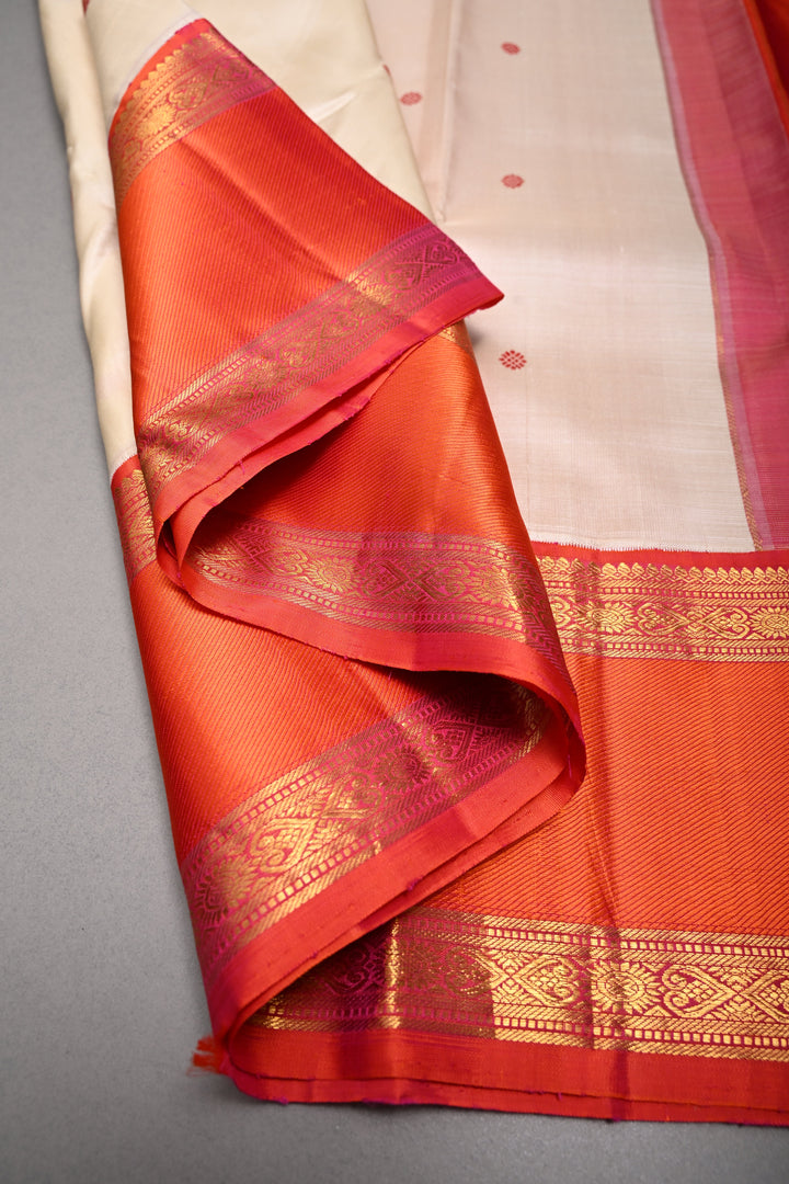 Off White Korvai Kanjivaram Pure Silk Saree with Thread Buttas and Contrast Zari Border | SILK MARK CERTIFIED | SHOBITAM
