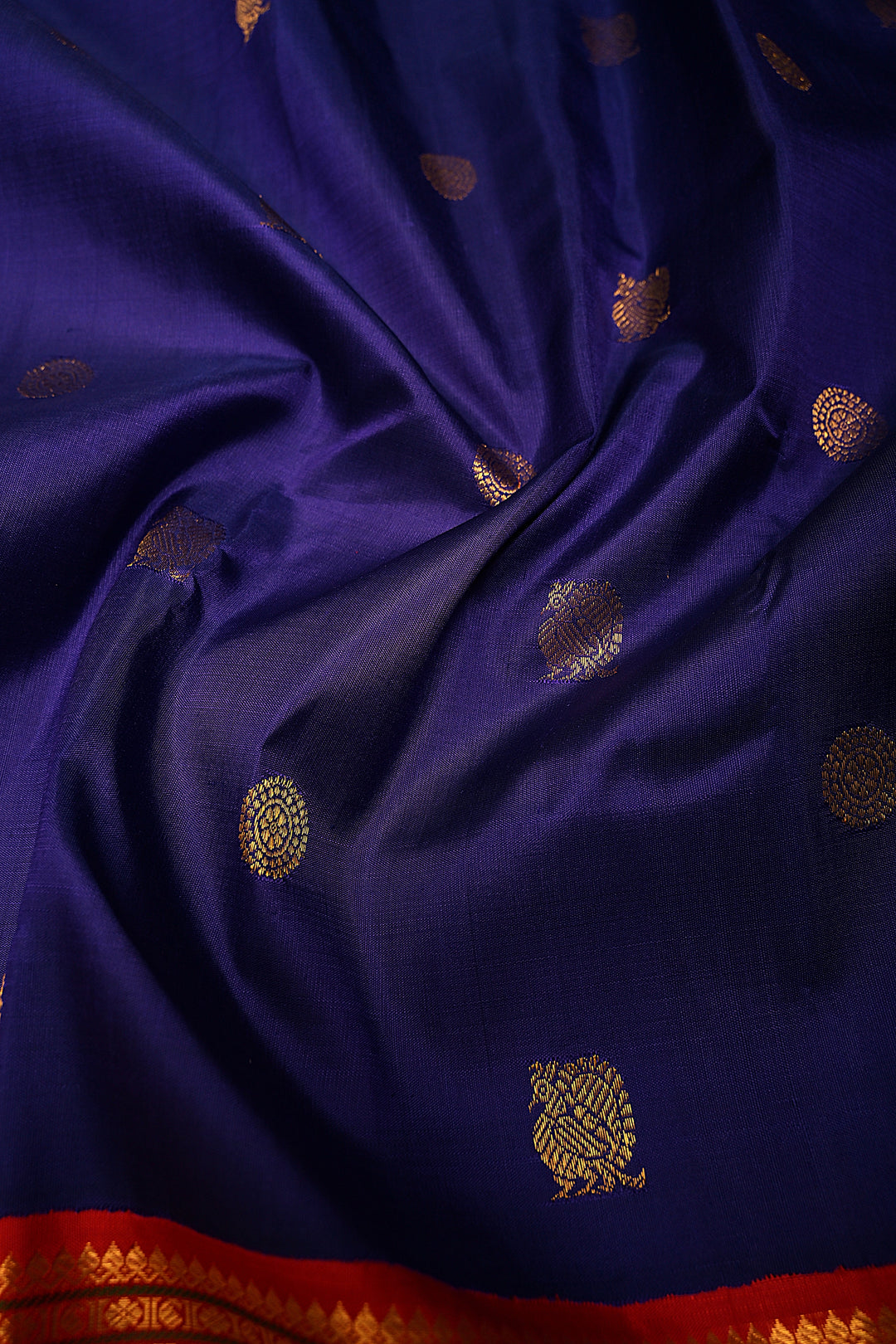 Purplish Blue Korvai Kanjivaram Pure Silk Saree with Zari Buttas and Contrast Zari Border | SILK MARK CERTIFIED | SHOBITAM