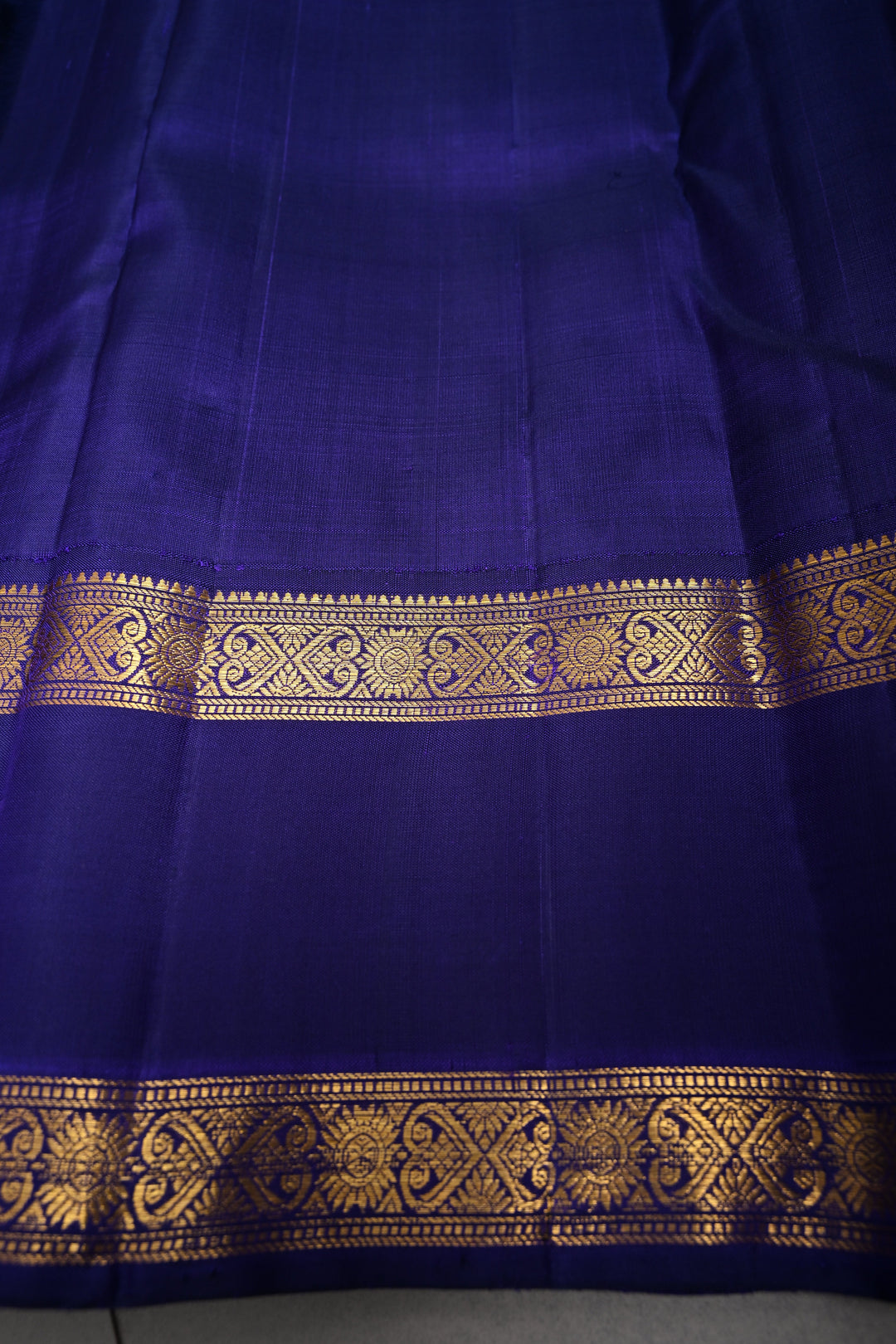 Cream Korvai Kanjivaram Pure Silk Saree with Zari Buttas and Contrast Zari Border | SILK MARK CERTIFIED | SHOBITAM
