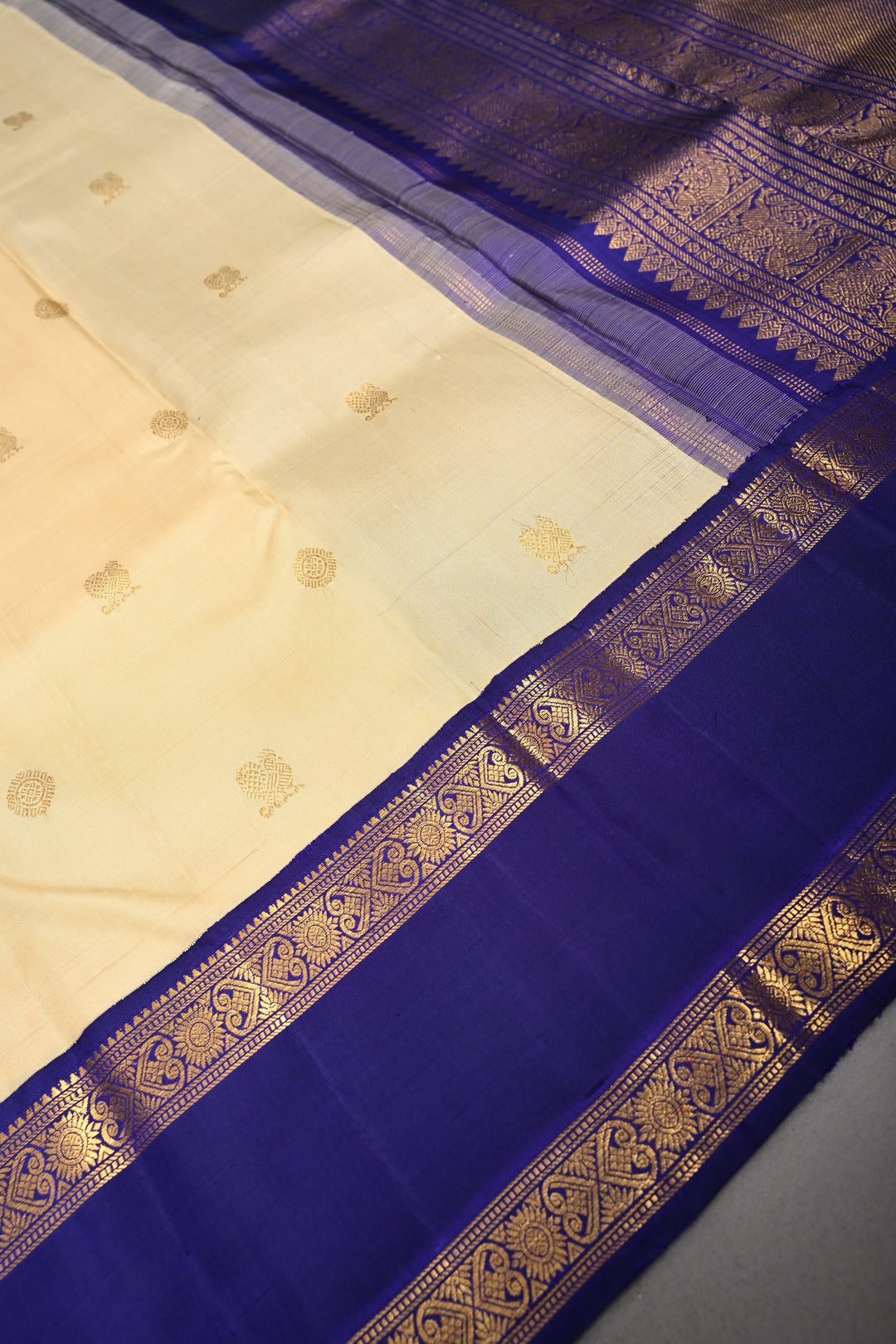 Cream Korvai Kanjivaram Pure Silk Saree with Zari Buttas and Contrast Zari Border | SILK MARK CERTIFIED | SHOBITAM
