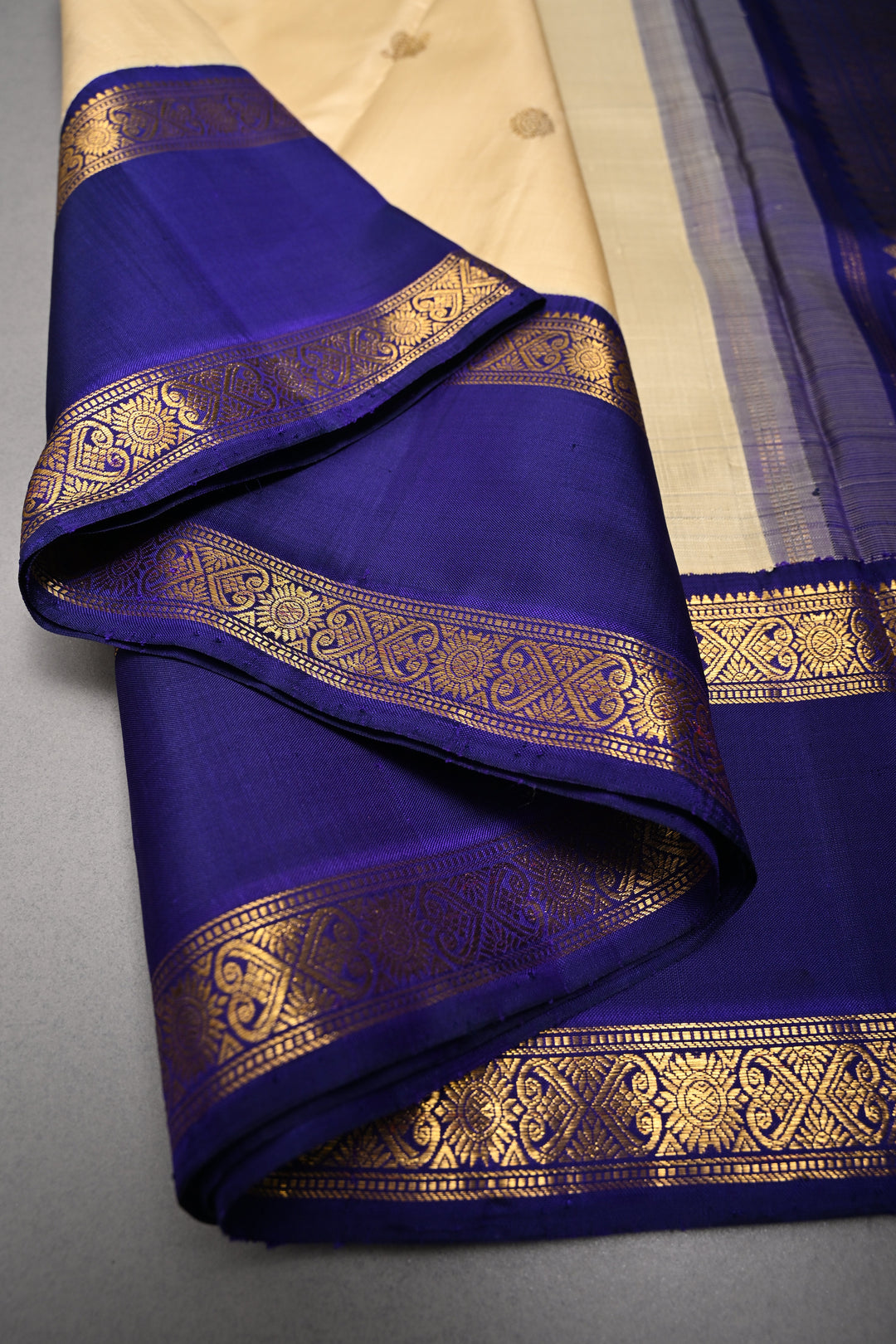 Cream Korvai Kanjivaram Pure Silk Saree with Zari Buttas and Contrast Zari Border | SILK MARK CERTIFIED | SHOBITAM