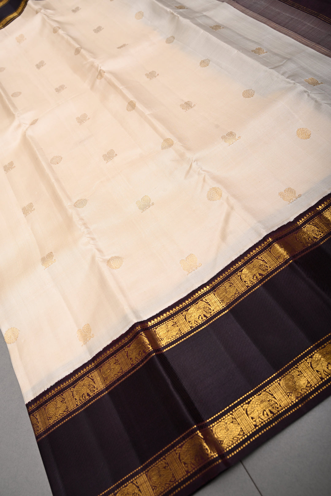 Cream Korvai Kanjivaram Pure Silk Saree with Zari Buttas and Contrast Zari Border | SILK MARK CERTIFIED | SHOBITAM