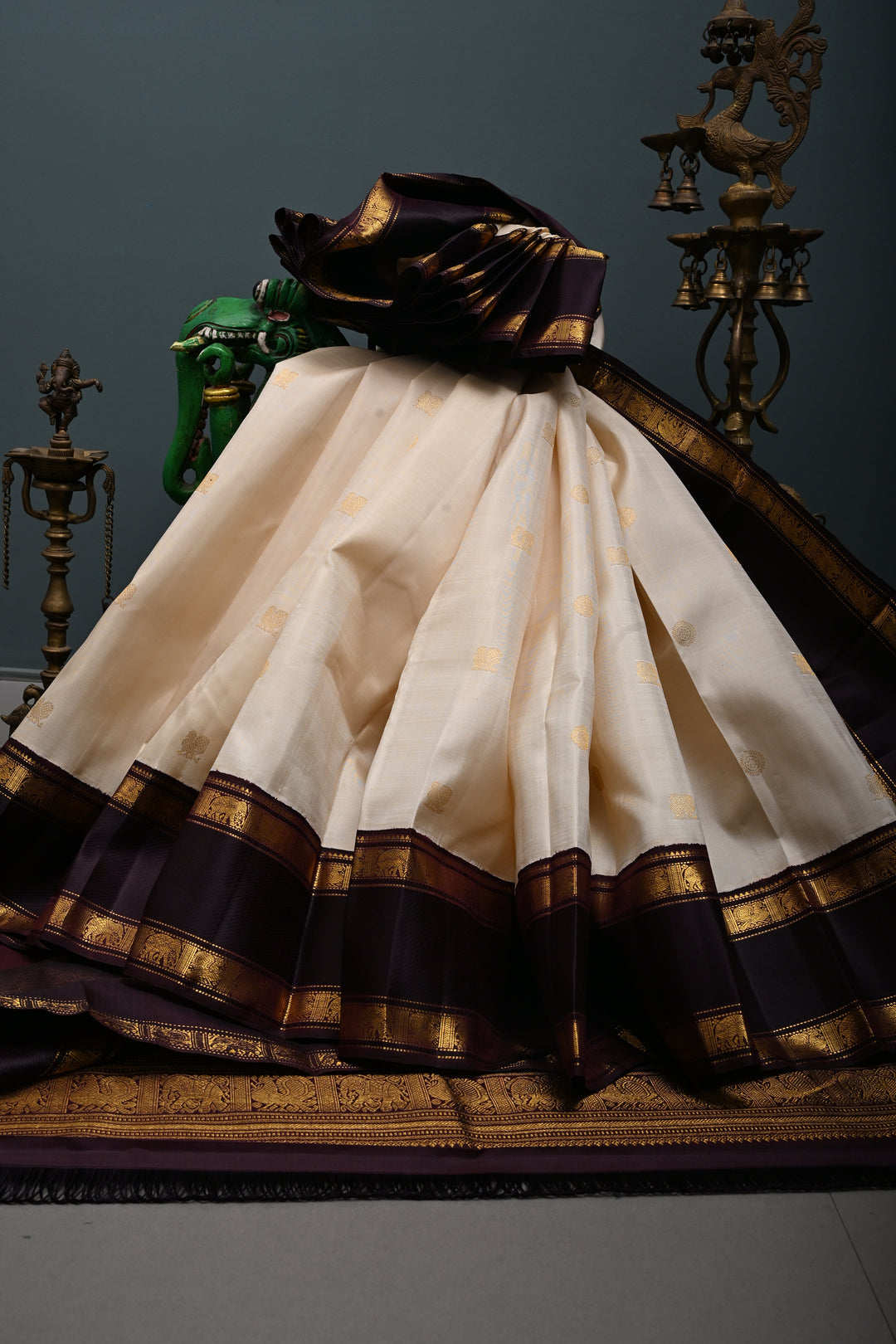 Cream Korvai Kanjivaram Pure Silk Saree with Zari Buttas and Contrast Zari Border | SILK MARK CERTIFIED | SHOBITAM