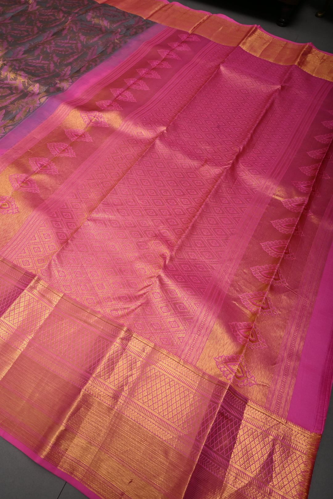 Contemporary Dusty Lavender-Pink Pure Kanjivaram Silk Saree with Leaves Foliage Design and Zari Border | SILK MARK CERTIFIED | SHOBITAM