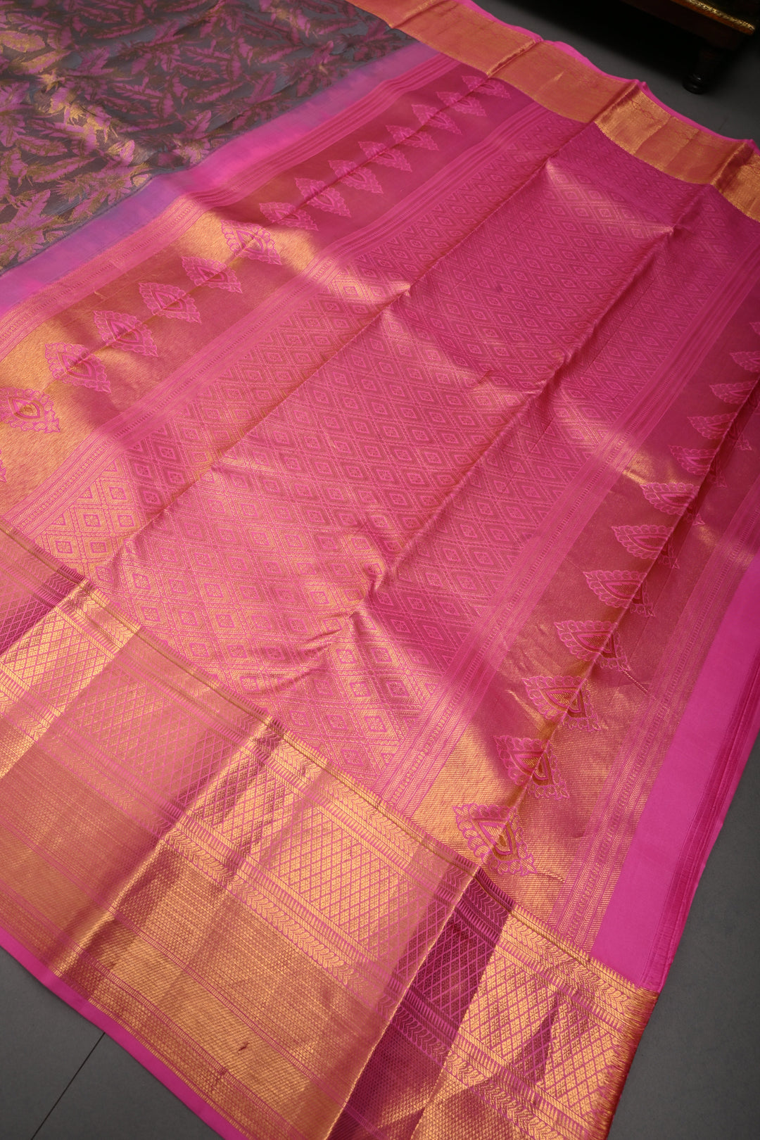 Contemporary Dusty Lavender-Pink Pure Kanjivaram Silk Saree with Leaves Foliage Design and Zari Border | SILK MARK CERTIFIED | SHOBITAM