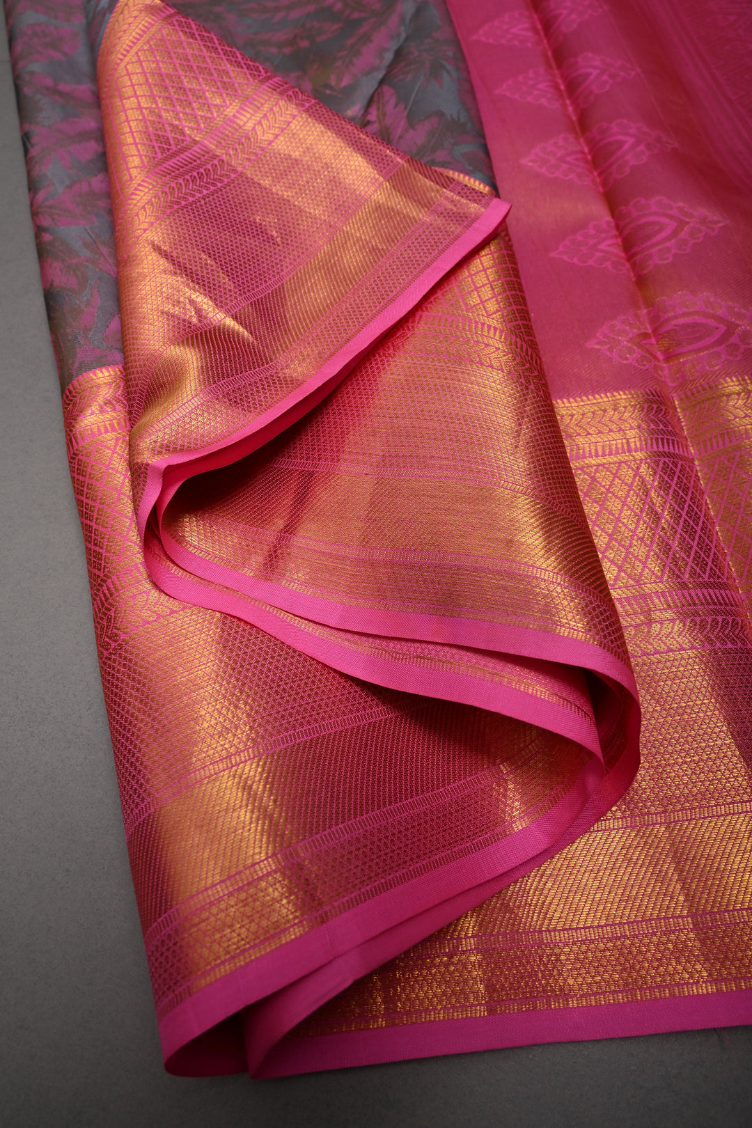 Contemporary Dusty Lavender-Pink Pure Kanjivaram Silk Saree with Leaves Foliage Design and Zari Border | SILK MARK CERTIFIED | SHOBITAM