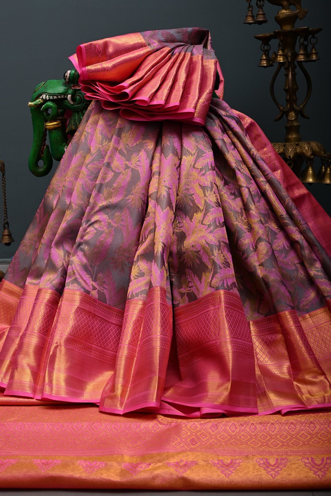 Contemporary Dusty Lavender-Pink Pure Kanjivaram Silk Saree with Leaves Foliage Design and Zari Border | SILK MARK CERTIFIED | SHOBITAM