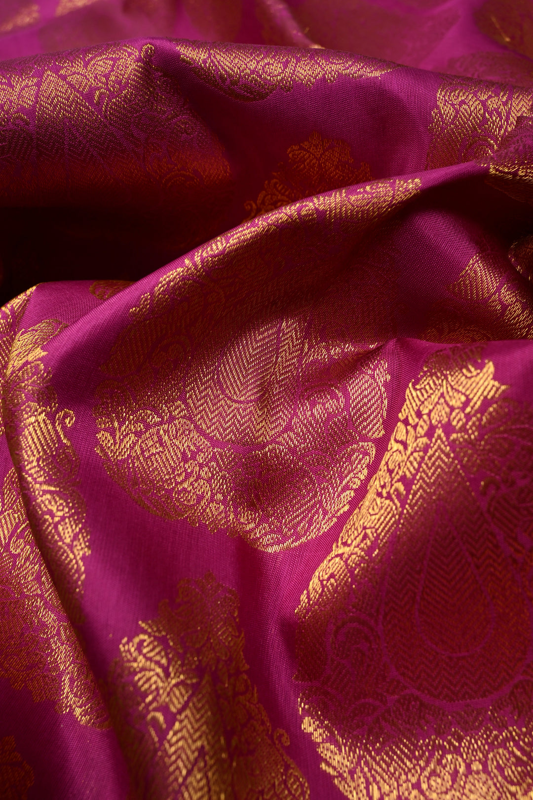 Magenta Pure Kanjivaram Silk Saree with Zari Brocade and Contrast Zari Border | SILK MARK CERTIFIED | SHOBITAM