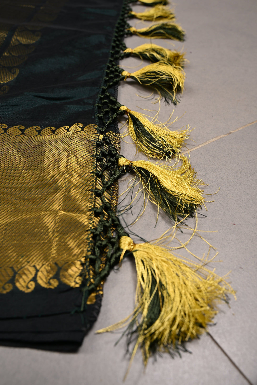 Dark Hunter Green Kanchi Silk Cotton 100% Handloom Saree with Paisley Zari Buttas and Zari Border | SHOBITAM