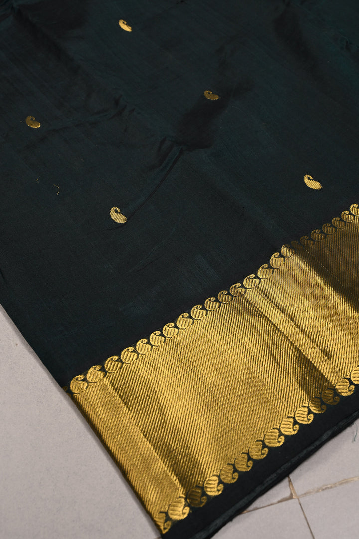 Dark Hunter Green Kanchi Silk Cotton 100% Handloom Saree with Paisley Zari Buttas and Zari Border | SHOBITAM