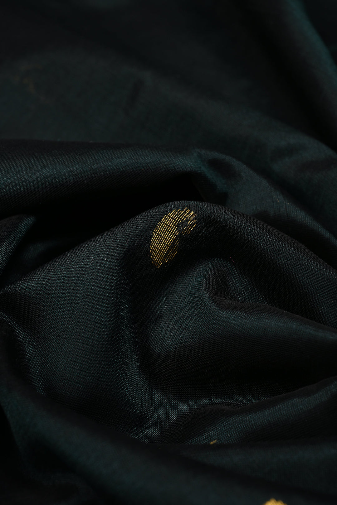 Dark Hunter Green Kanchi Silk Cotton 100% Handloom Saree with Paisley Zari Buttas and Zari Border | SHOBITAM