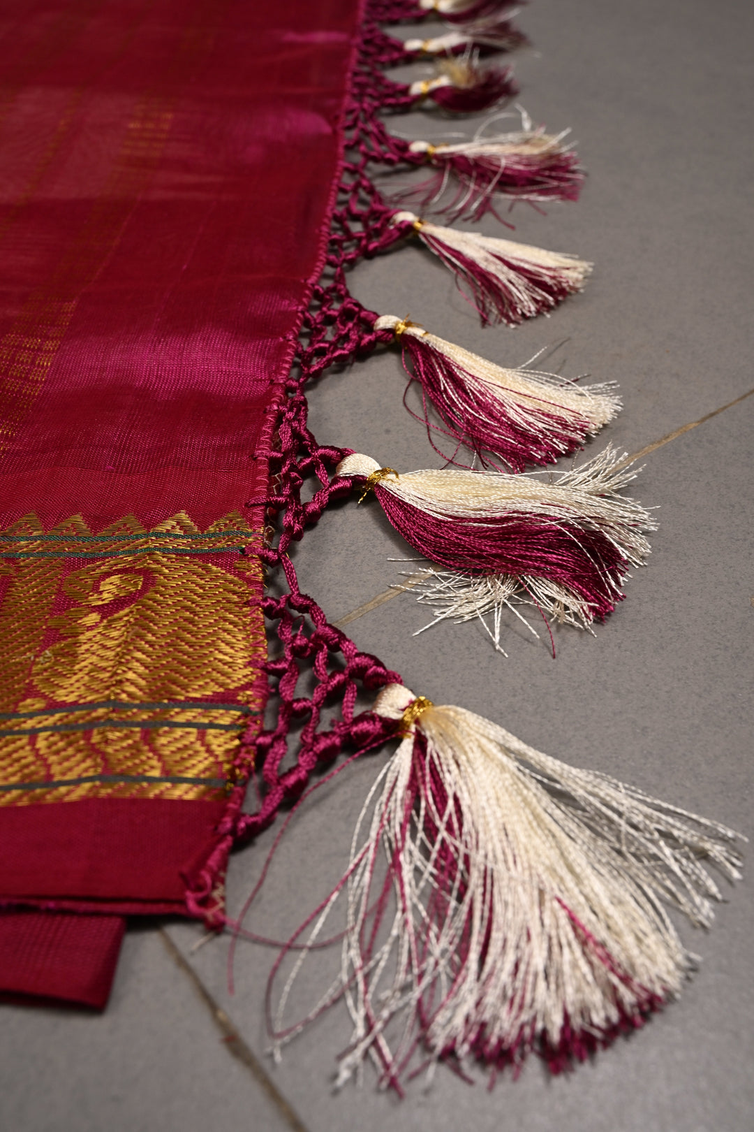 Off White Kanchi Silk Cotton Handloom Saree with Paisley Zari Buttas and Contrast Zari Border | SHOBITAM