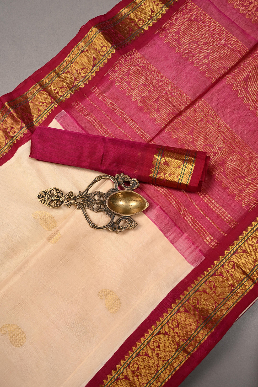 Off White Kanchi Silk Cotton Handloom Saree with Paisley Zari Buttas and Contrast Zari Border | SHOBITAM