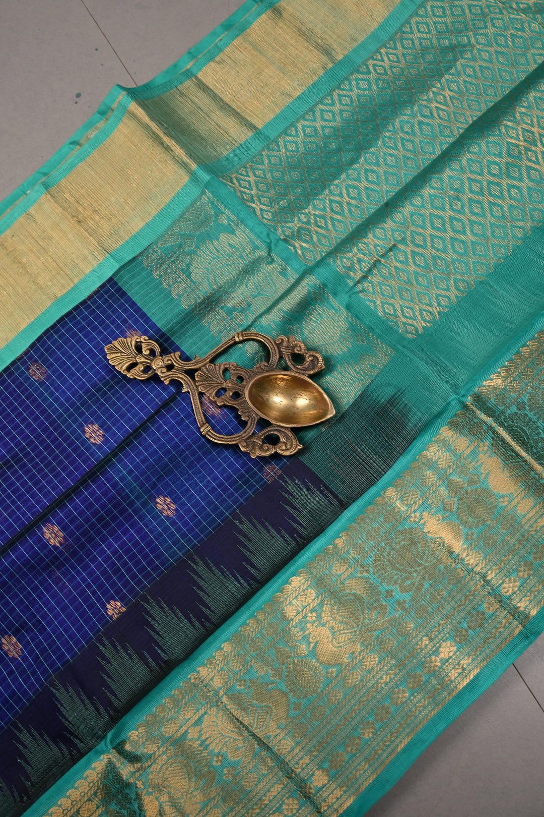 Blue Dual Tone Self Checks Design On Kanchi Silk Cotton Handloom Saree with Zari Buttas and Contrast Zari Border | SHOBITAM