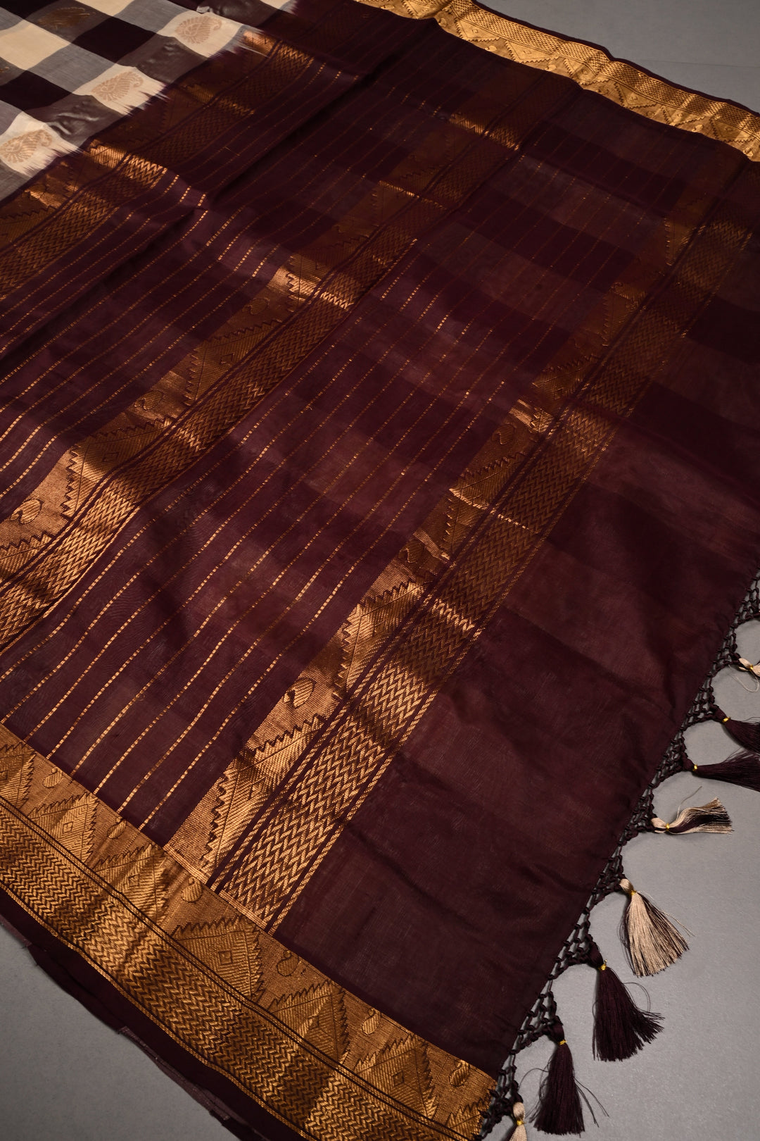 Ivory-Betel Nut Brown Palum Pazhamum Kanchi Silk Cotton Saree with Zari Buttas and Zari Border | SHOBITAM