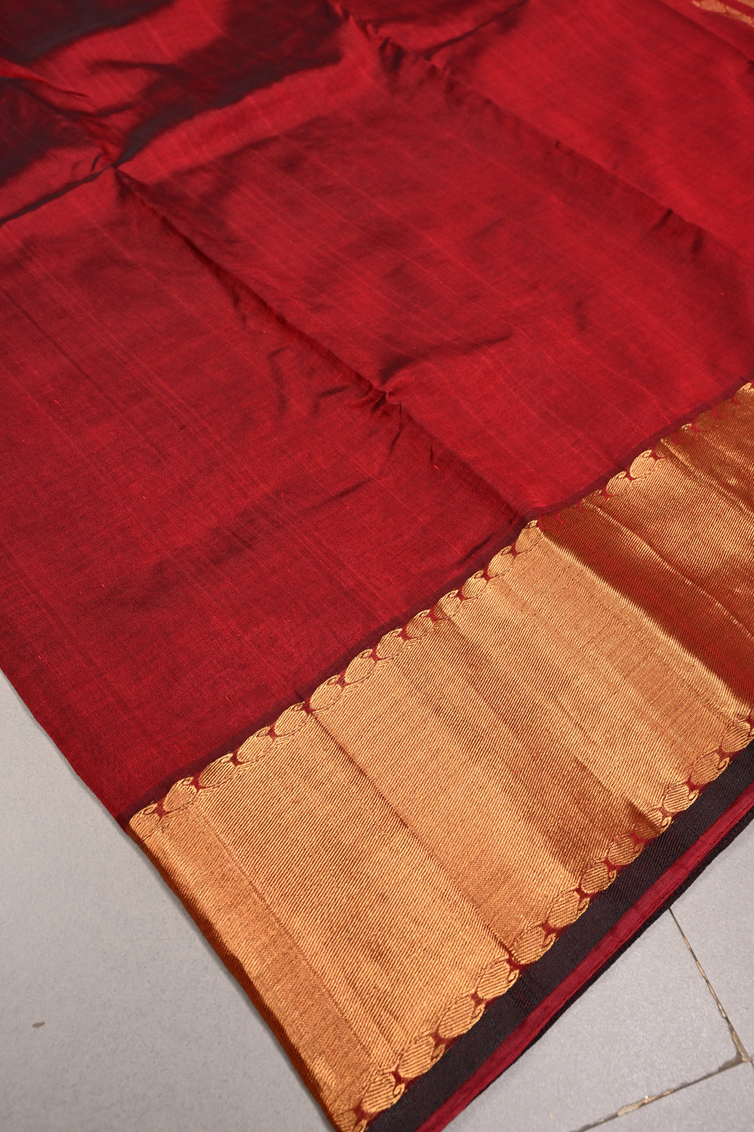 Maroon-Black Dual Tone Kanchi Silk Cotton Handloom Saree with Paisley Tissue Zari Border | SHOBITAM