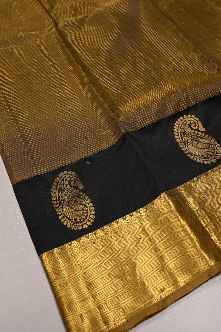 Deep Ollive Green Dual Tone Kanchi Silk Cotton Handloom Saree with Vairaoosi Zari Stripes and Distinct Paisley Motifs on Zari Border | SHOBITAM