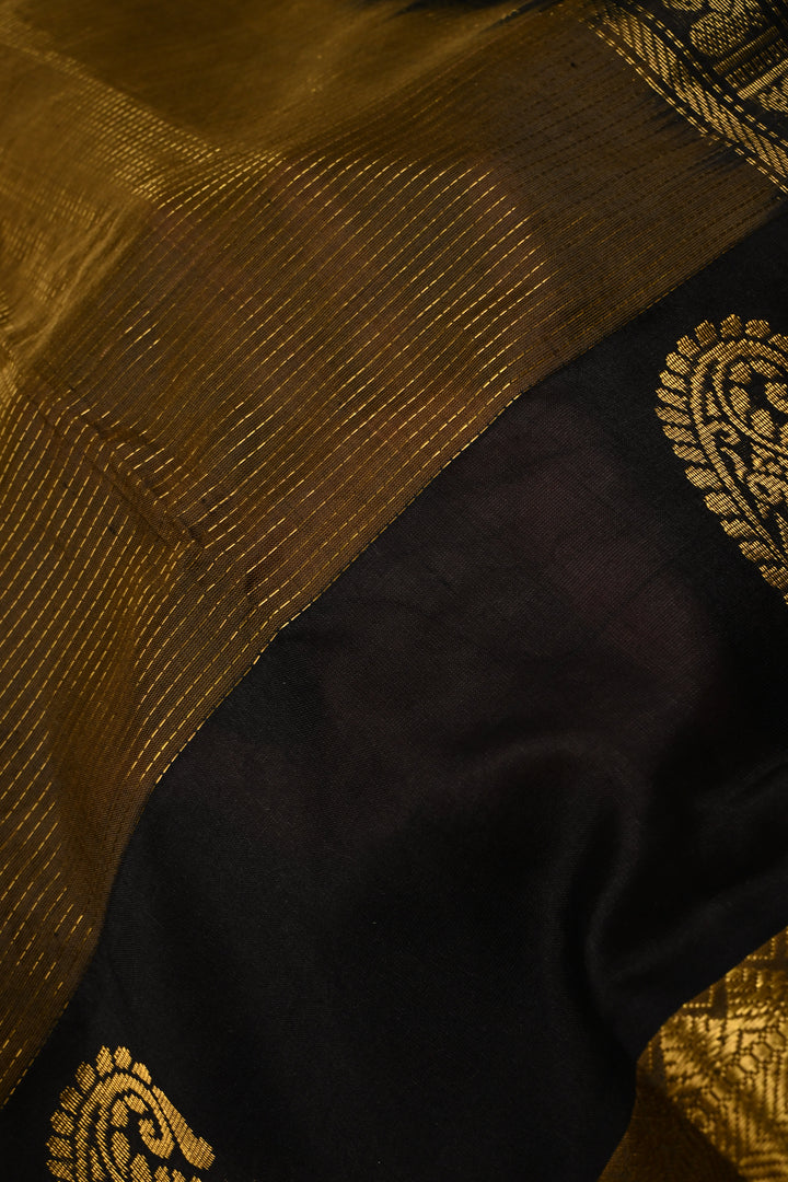 Deep Ollive Green Dual Tone Kanchi Silk Cotton Handloom Saree with Vairaoosi Zari Stripes and Distinct Paisley Motifs on Zari Border | SHOBITAM