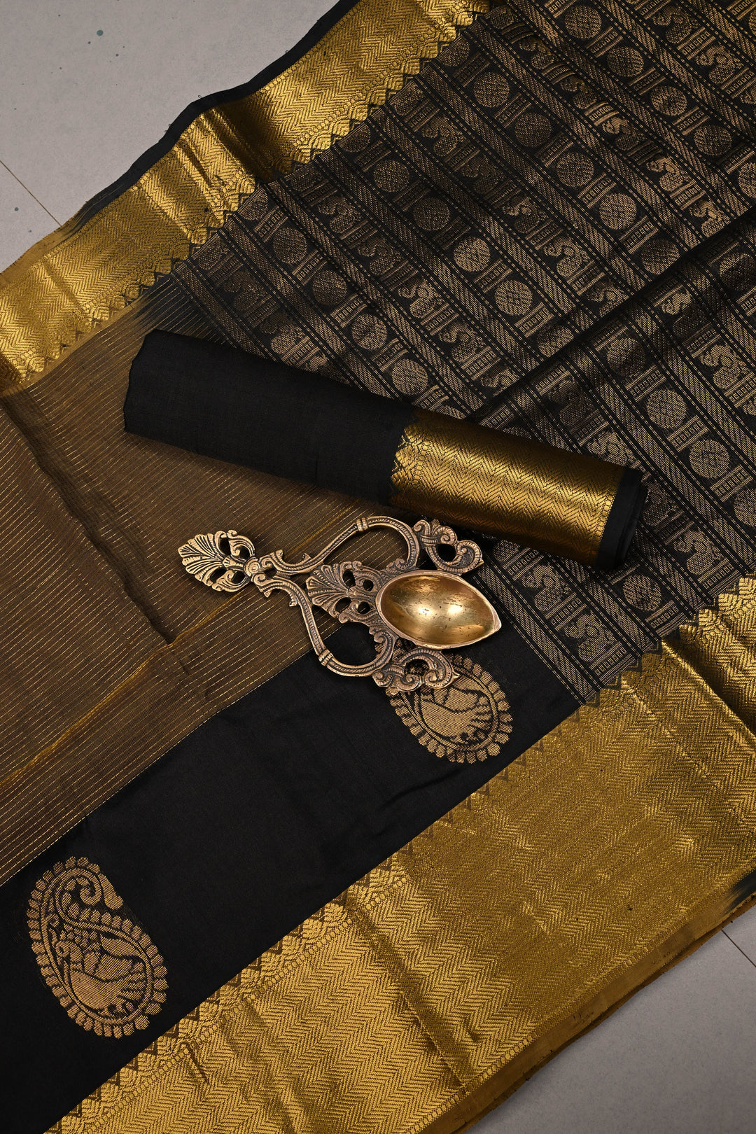 Deep Ollive Green Dual Tone Kanchi Silk Cotton Handloom Saree with Vairaoosi Zari Stripes and Distinct Paisley Motifs on Zari Border | SHOBITAM