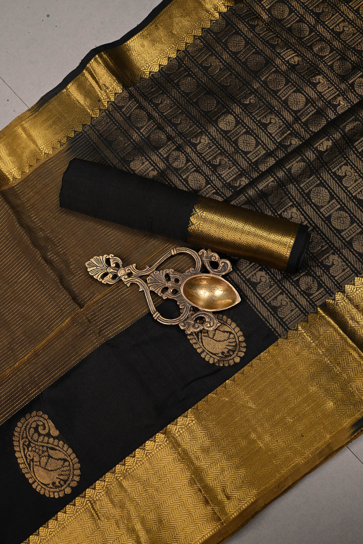 Deep Ollive Green Dual Tone Kanchi Silk Cotton Handloom Saree with Vairaoosi Zari Stripes and Distinct Paisley Motifs on Zari Border | SHOBITAM