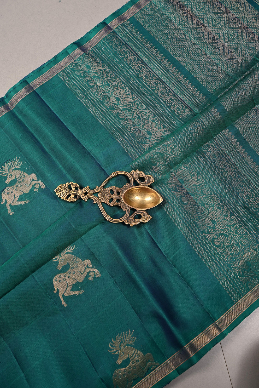 Peacock Green Dual Tone Kanjivaram Soft Silk Saree with Deer Zari Buttas and Minimal Zari Border | SILK MARK CERTIFIED | SHOBITAM