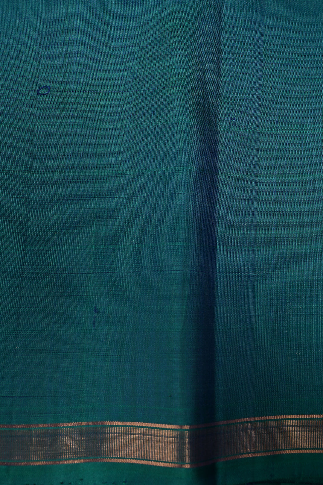 Peacock Green Dual Tone Kanjivaram Soft Silk Saree with Deer Zari Buttas and Minimal Zari Border | SILK MARK CERTIFIED | SHOBITAM