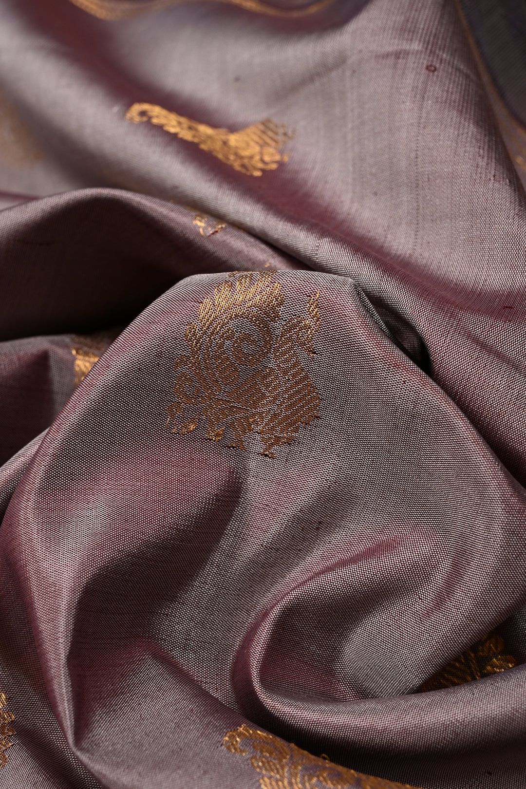 Gray Dual Tone Pure Gadwal Silk Saree with Zari Buttas and Contrast Wide Zari Border | SILK MARK CERTIFIED | SHOBITAM