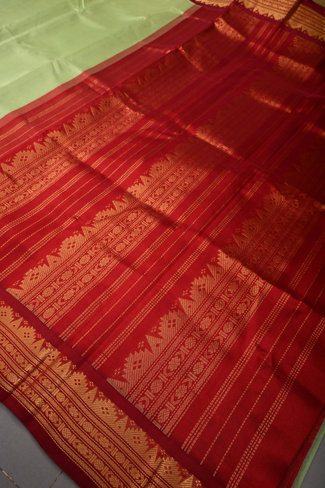 Pista Green Koravi Kanchi Silk Cotton 100% Handloom Saree with Contrast Zari Border | SHOBITAM