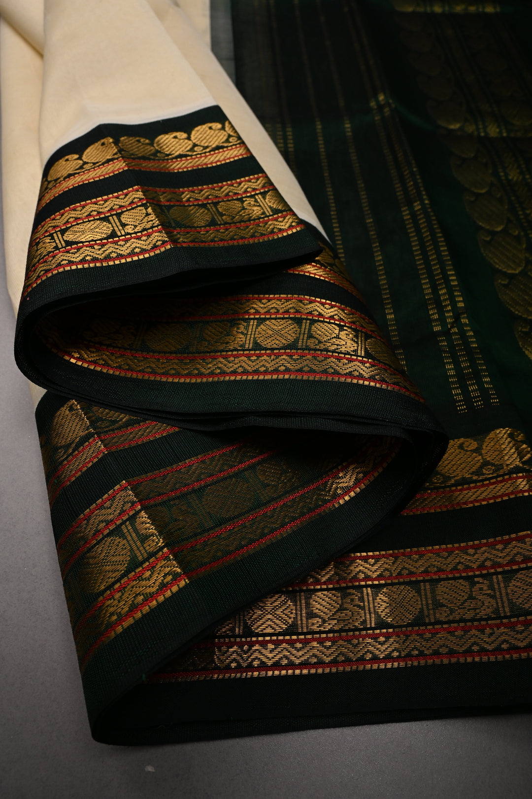 Off White Koravi Kanchi Silk Cotton 100% Handloom Saree with Contrast Zari Border | SHOBITAM