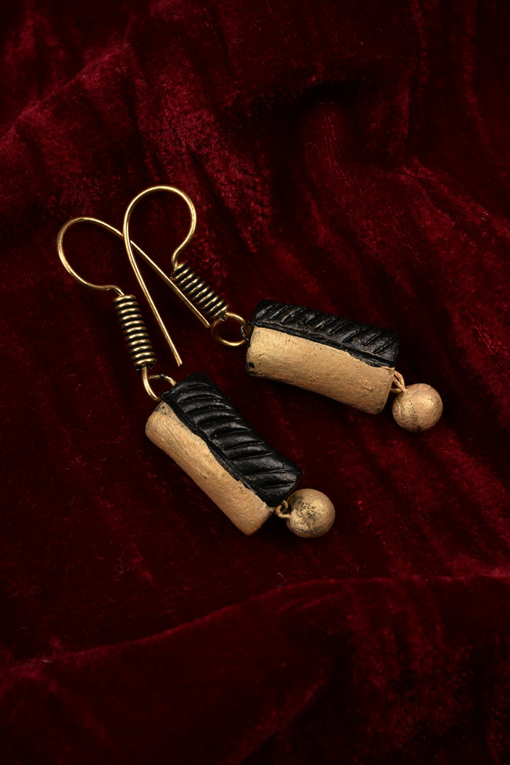 Terracotta Handmade Black And Beige Statement Jewelry Set| SHOBITAM