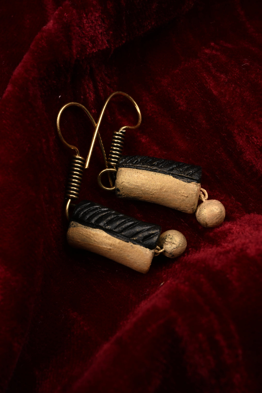Terracotta Handmade Black And Beige Statement Jewelry Set| SHOBITAM