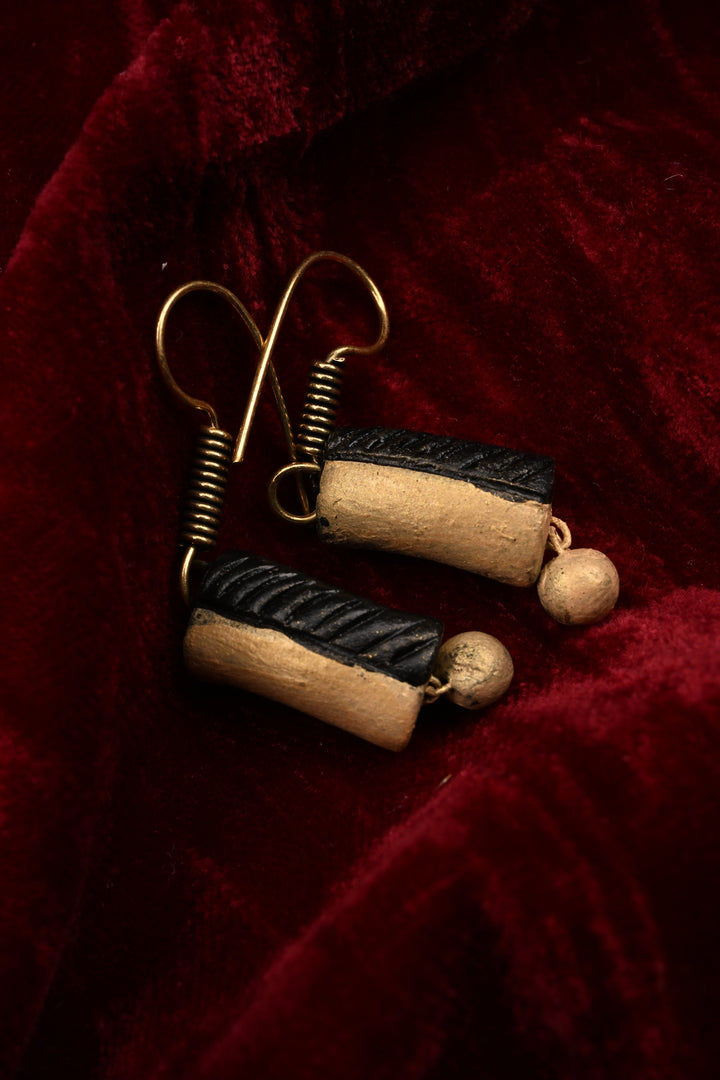 Terracotta Handmade Black And Beige Statement Jewelry Set| SHOBITAM
