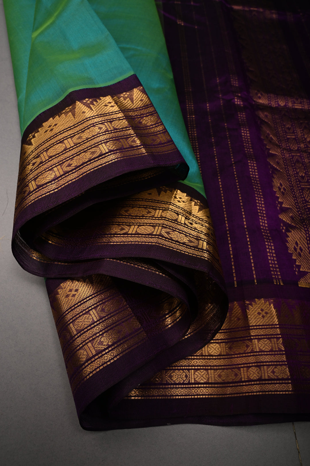 Cyan-Green Dual tone Korvai Kanchi Silk Cotton 100% Handloom Saree with Contrast Zari Border | SHOBITAM