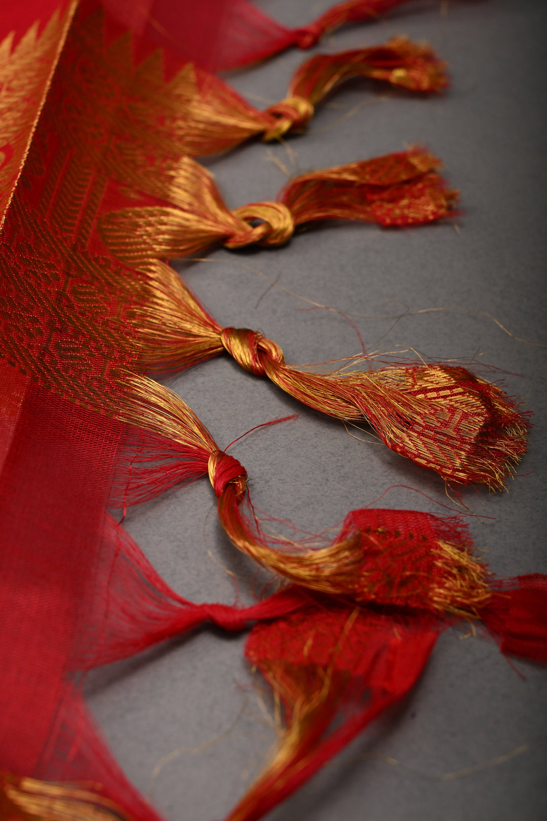 Off White Kanchi Silk Cotton 100% Handloom Saree with Birds Zari Buttas and Wide Zari Border | SHOBITAM