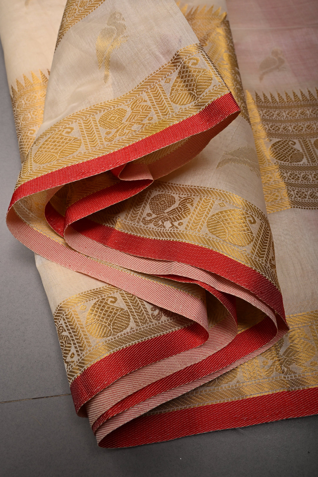 Off White Kanchi Silk Cotton 100% Handloom Saree with Birds Zari Buttas and Wide Zari Border | SHOBITAM