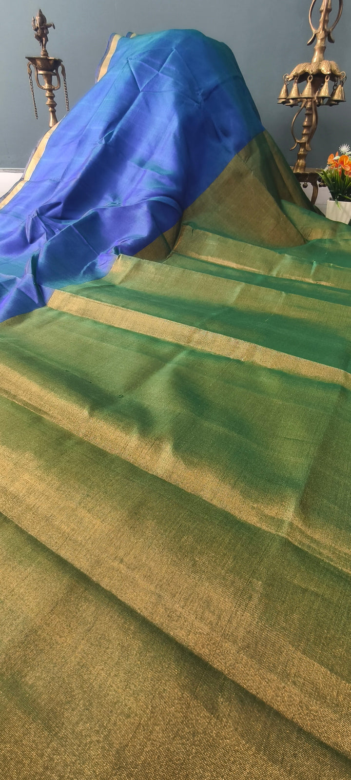 Peacock Blue-Purple Dual tone Uppada Handloom Silk Saree with Green Contrast half Tissue Border | SILK MARK CERTIFIED | SHOBITAM